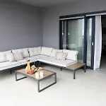 New Luxury Air-conditioned Apartment, With Jacuzzi, Free Parking And Gardens * Pula